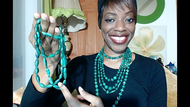 CRYSTAL NECKLACES: Should You WEAR a SHORT or LONG Necklace for (EFFECTIVE) Healing Results